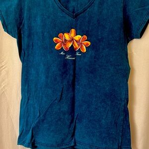 NWOT Hawaii Plumerias T-shirt